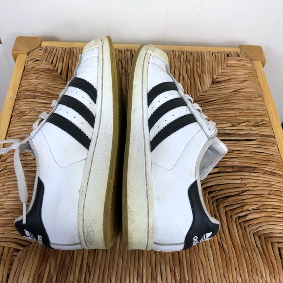 Adidas Superstar Sneakers Sz 6 - Picture 11 of 13